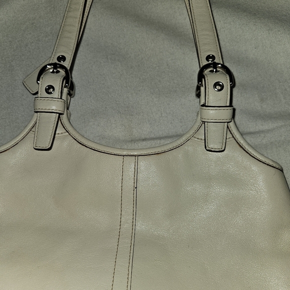 Coach Womans Vintage White Hobo Bag - Picture 3 of 15